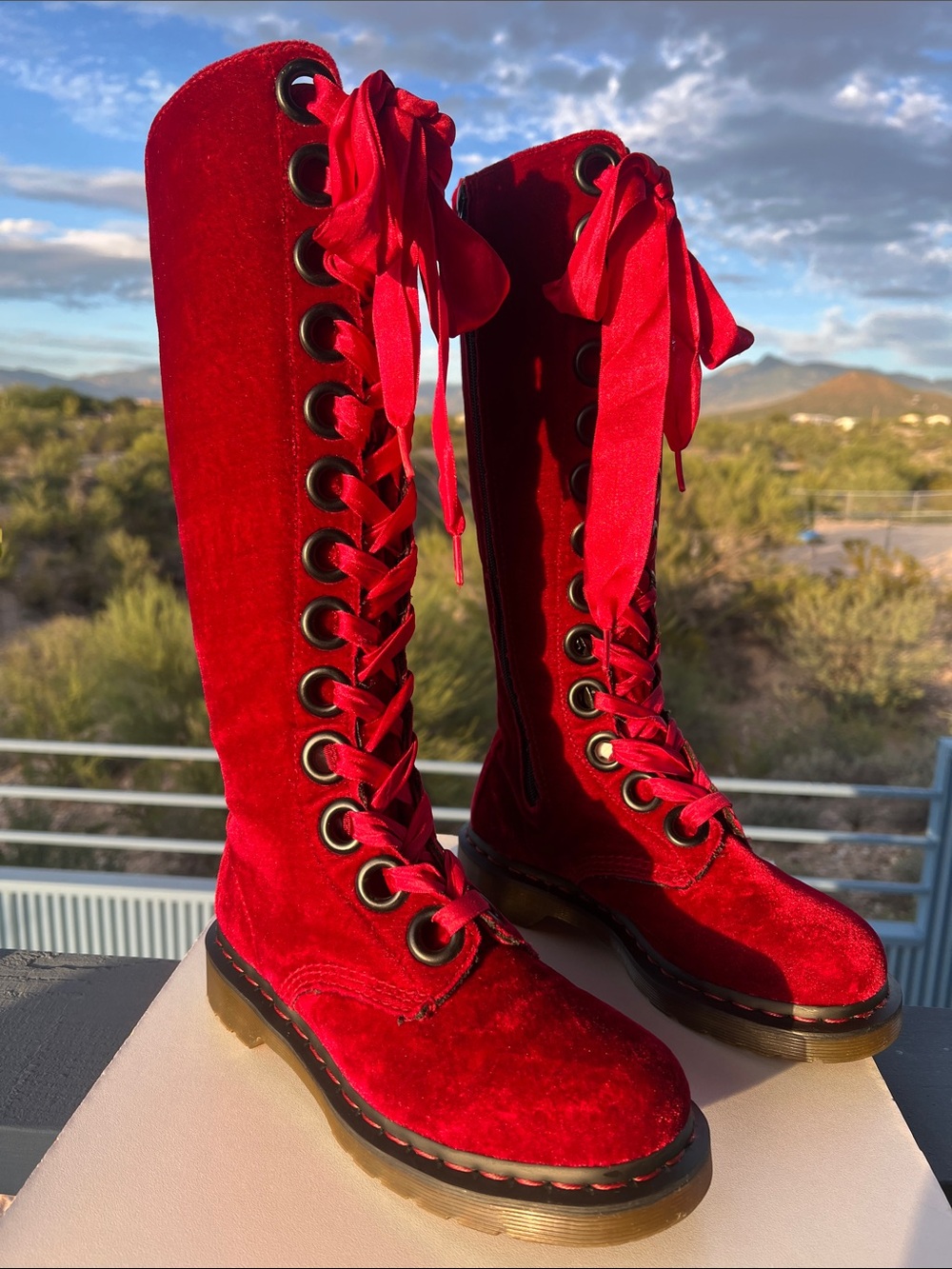 ❤️ Rare EC Dr. Martens Red Velvet 20 Eye Lace Up Knee High Boots ❤️ - Picture 5 of 15
